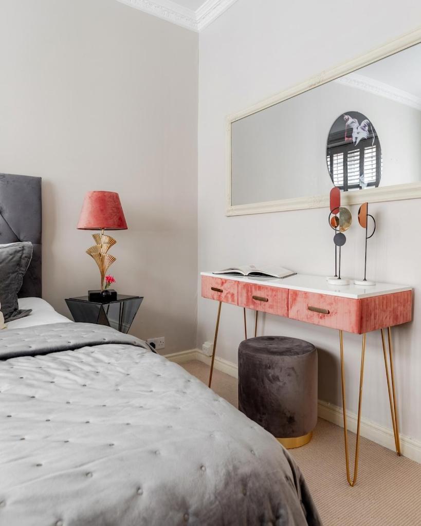 Revamped & Luxxe For Covent Garden Lovers! Adorable City Home For Families & Friends Londra Esterno foto